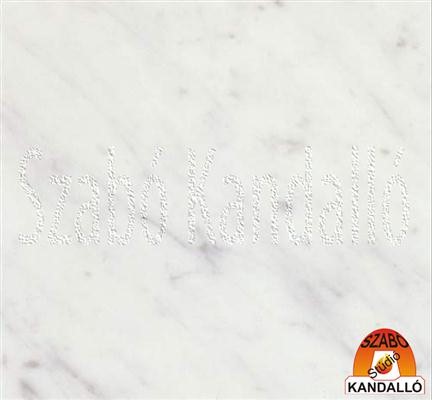 Bianco Carrara márvány - Olaszországból - finomszemcsés, világosszürke márvány, sötét szürke árnyalatokkal