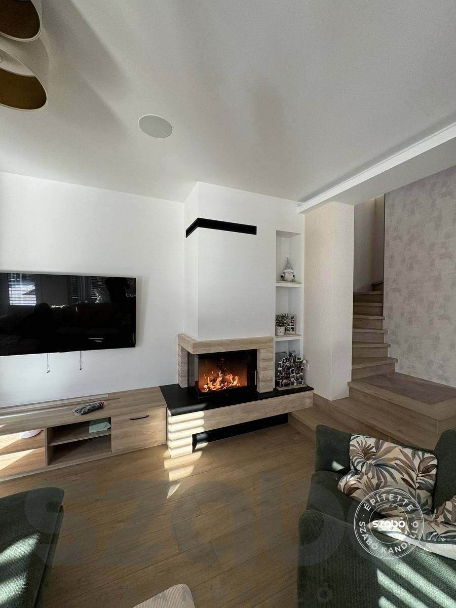 188.e Modern kandalló Kobok Kazeta 2 oldalon üveges tűztérrel, első begyújtás, Szabó Kandalló