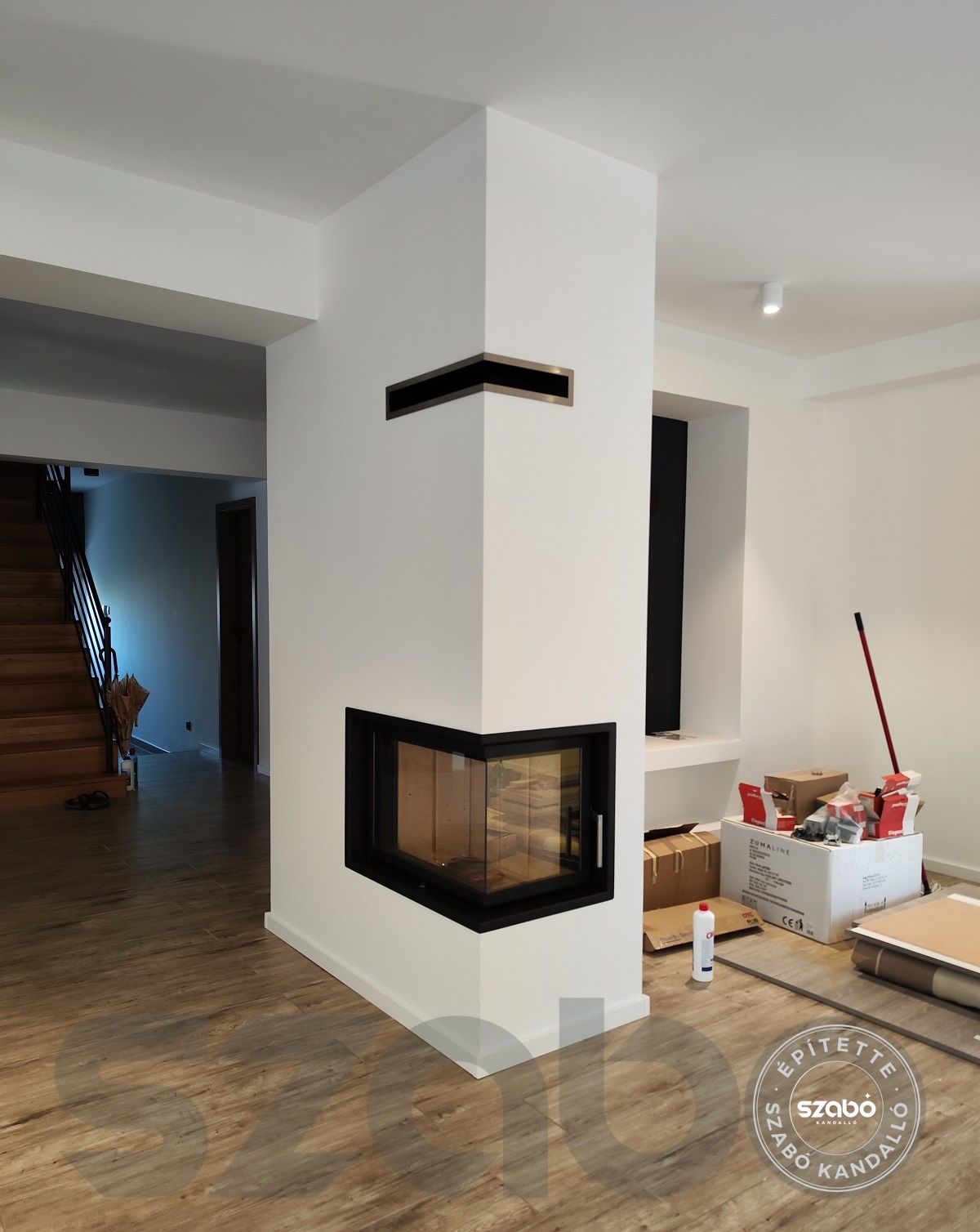 164.a Minimál sarokkandalló, Kobok 2 oldalon üveges tűztérrel, Szabó Kandalló