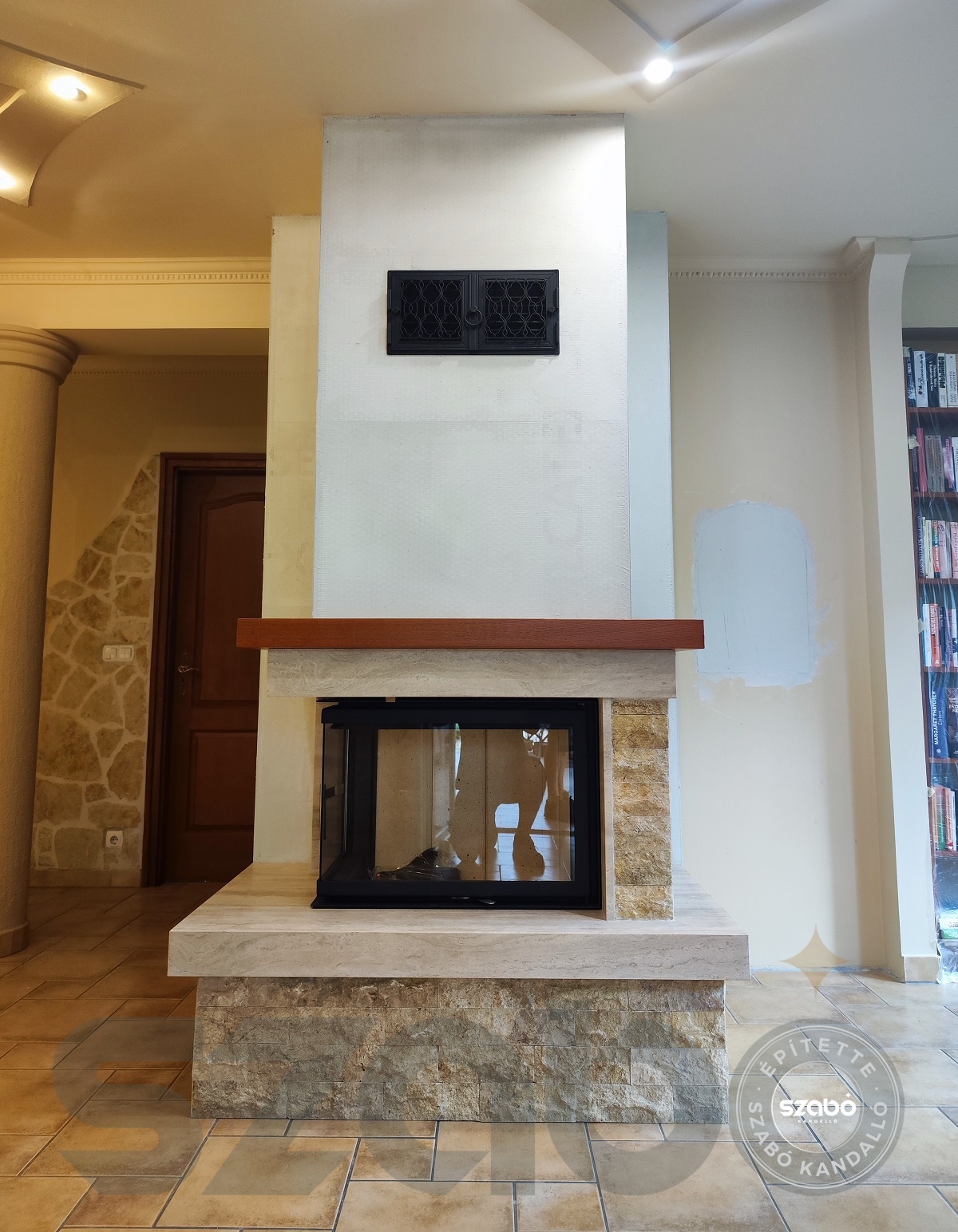 165. Modern sarokkandalló, Kobok 2 oldalon üveges tűztérrel, Szabó Kandalló