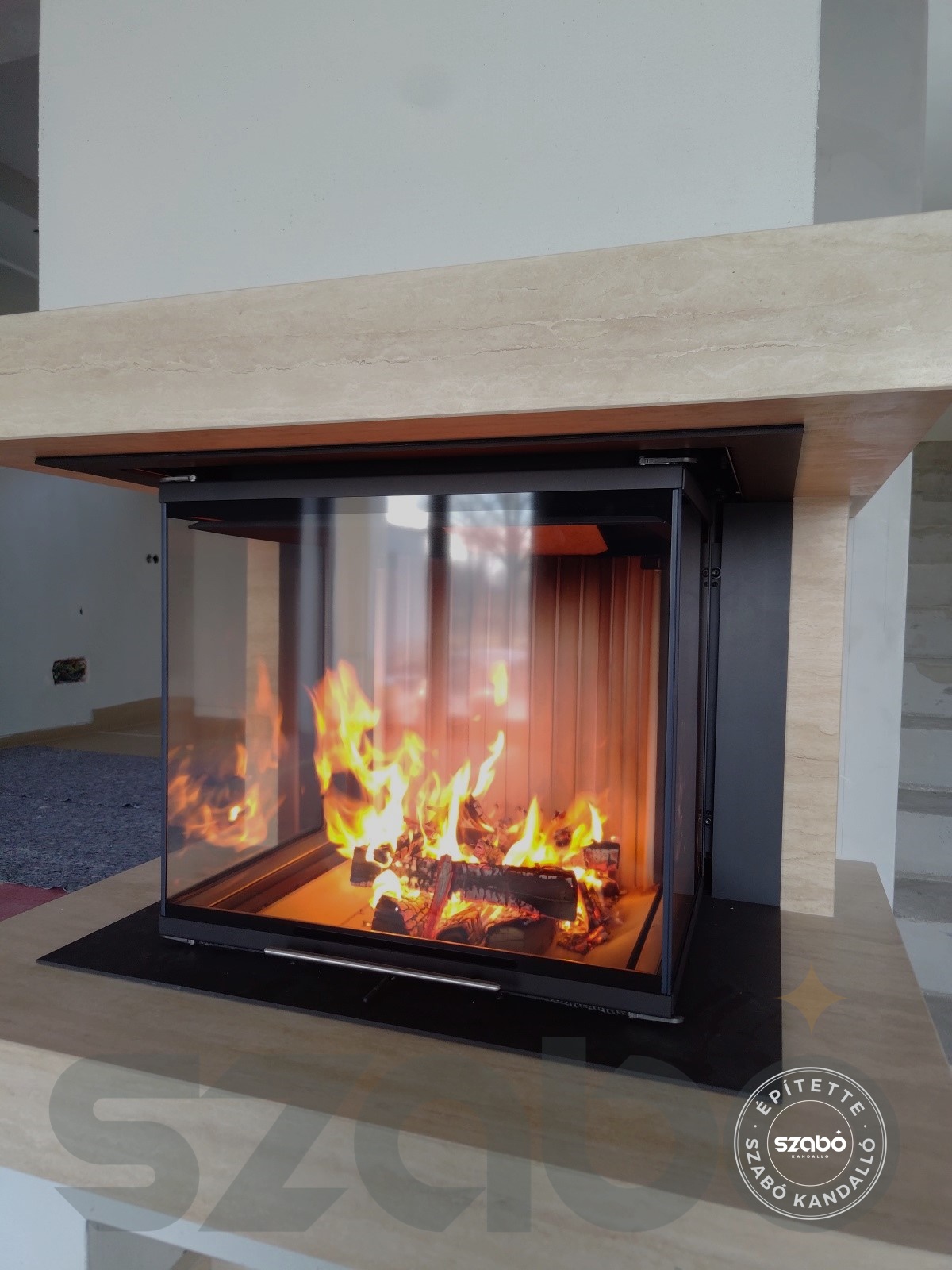 168.a Panoráma kandalló, BRUNNER 3 oldalon üveges tűztérrel, első begyújtás, Szabó Kandalló