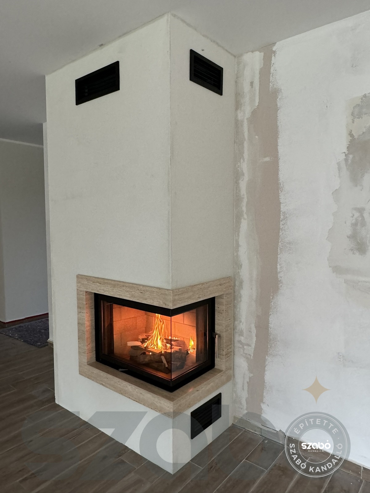 181. Minimál kandalló, Kobok Kazeta 2 oldalon üveges tűztérrel, első begyújtás, Szabó Kandalló