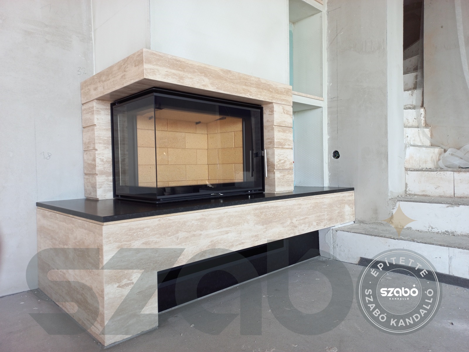 188.a Modern kandalló, Kobok Kazeta 2 oldalon üveges tűztérrel, Szabó Kandalló