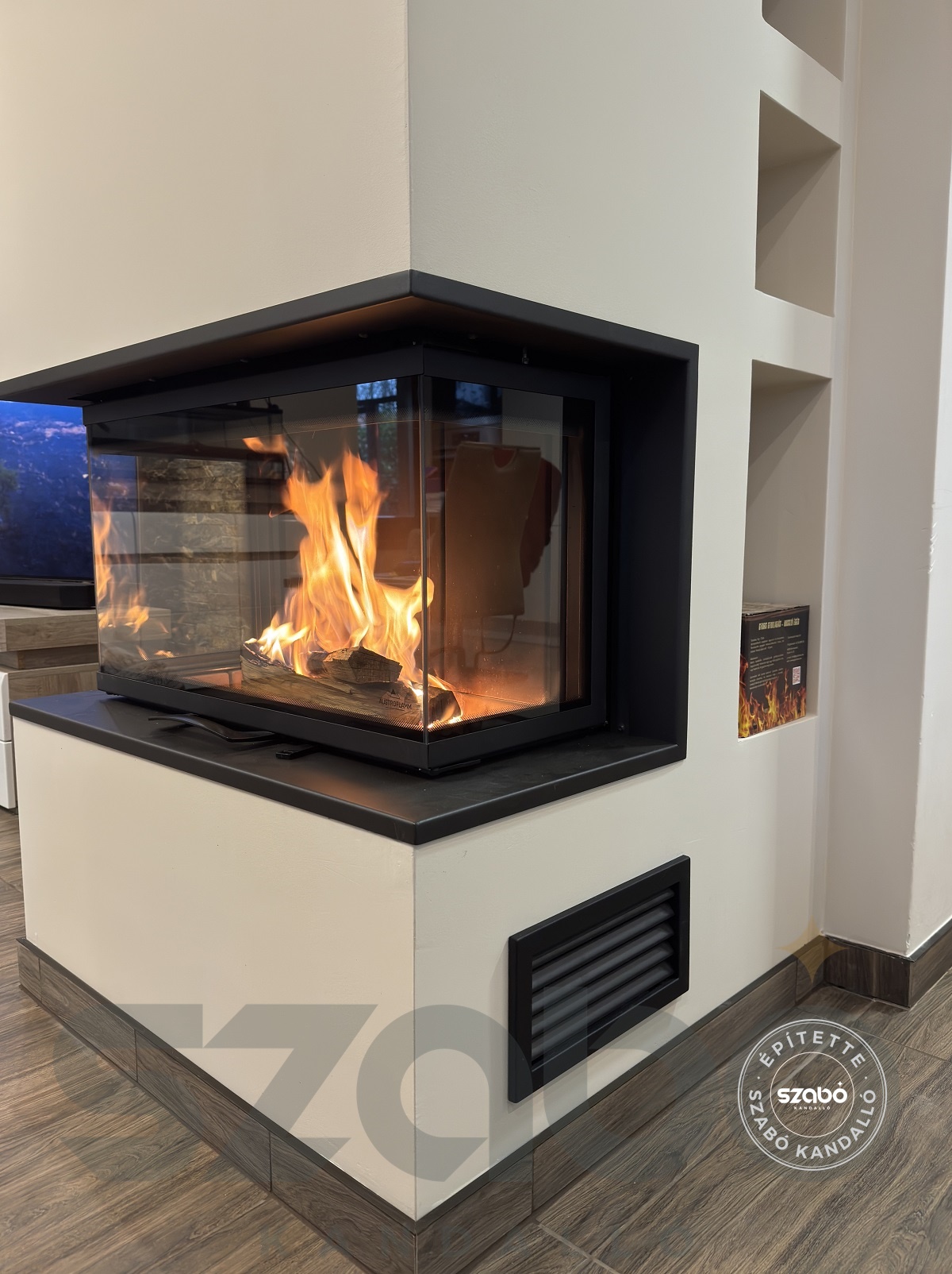 208.c Minimál kandalló, Austroflamm 3 oldalon üveges tűztérrel, első begyújtás, Szabó Kandalló