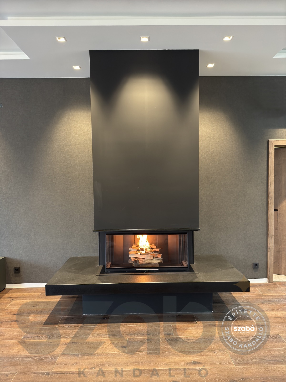 209. Modern kandalló Brunner 3 oldalon üveges tűztérrel, első begyújtás, Szabó Kandalló