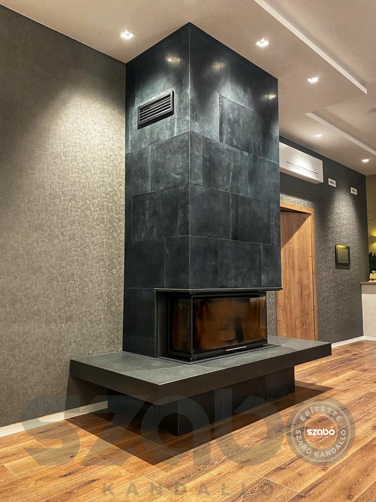 209.b Modern kandalló Brunner 3 oldalon üveges tűztérrel, első begyújtás, Szabó Kandalló