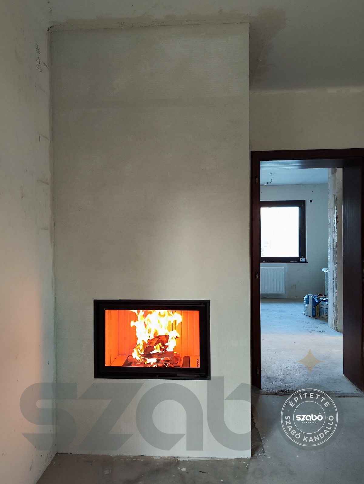 216. Minimál kandalló Brunner 5. generációs síküveges tűztérrel, első begyújtás, Szabó Kandalló
