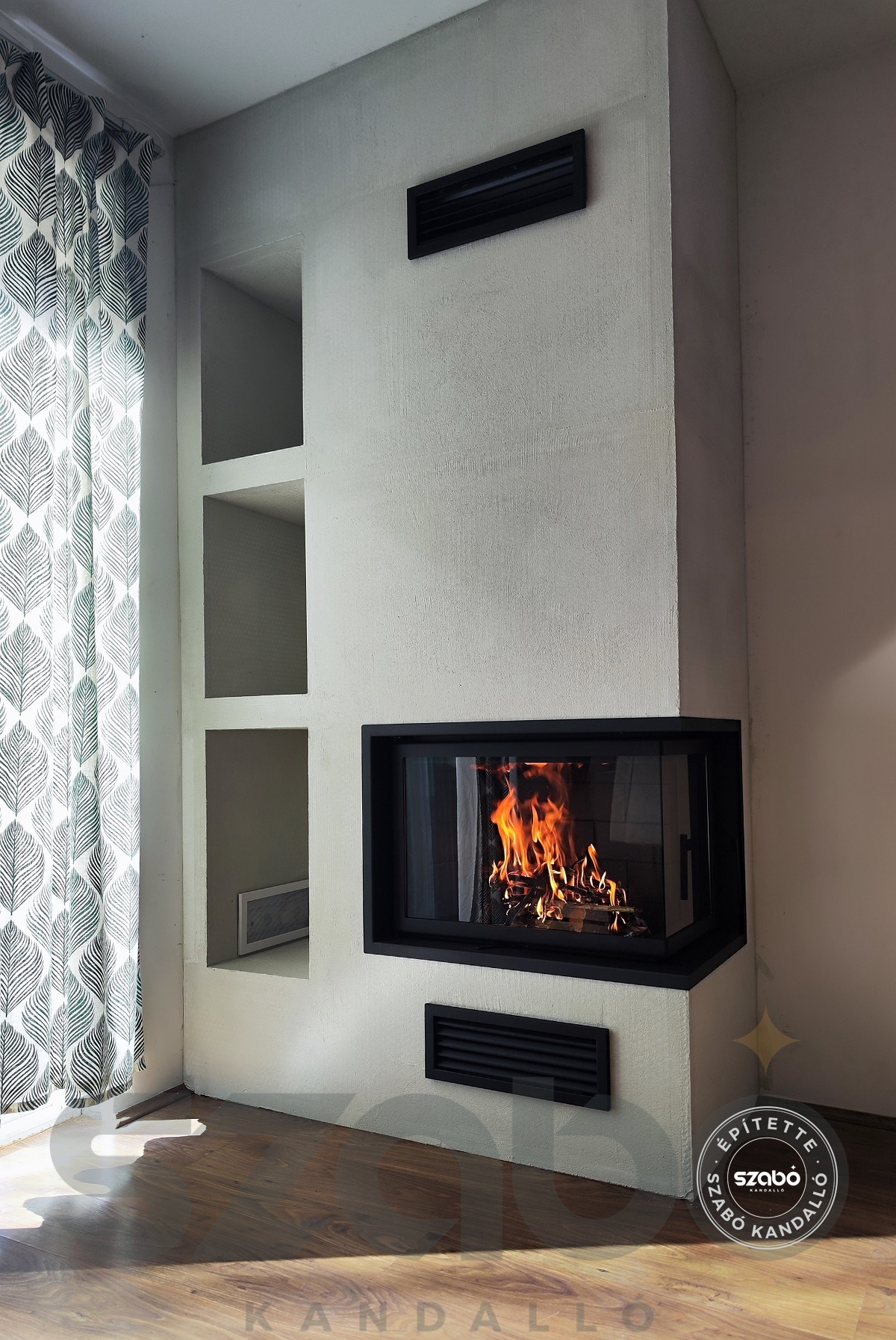 218. Modern kandalló Kobok Kazeta 2 oldalon üveges tűztérrel, első begyújtás, Szabó Kandalló