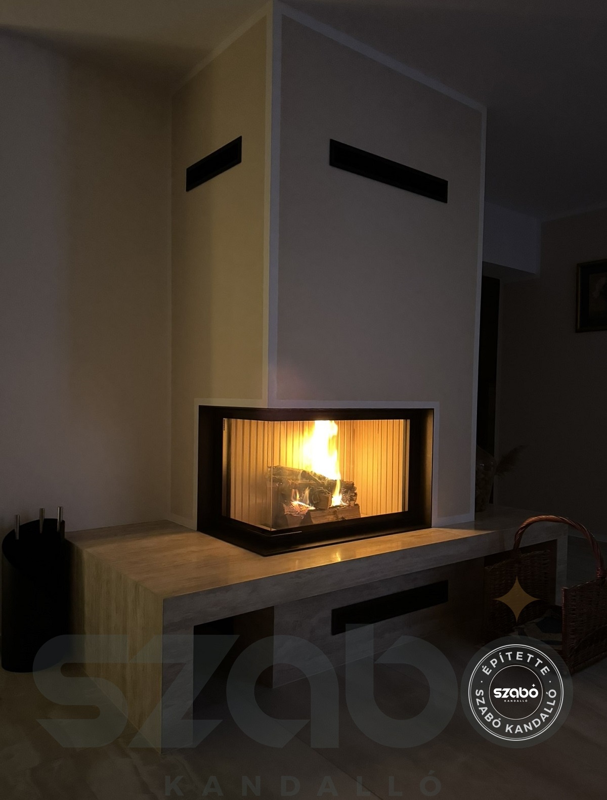 220.c Modern kandalló Brunner 5. generációs 2 oldalon üveges tűztérrel, első begyújtás, Szabó Kandalló